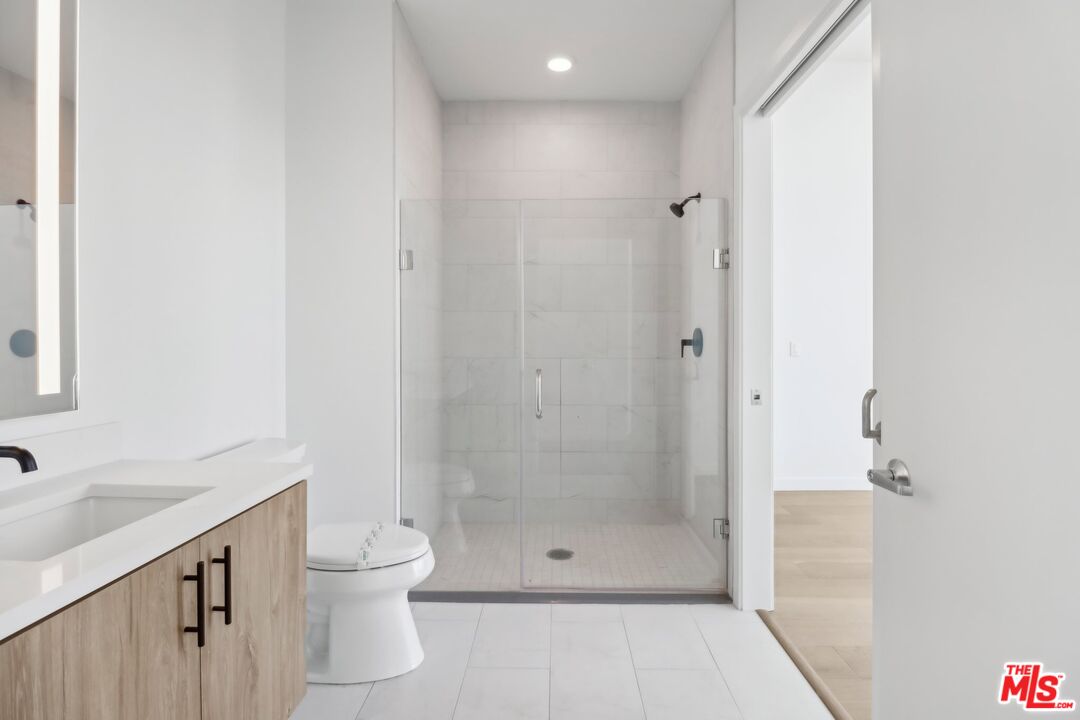 800 Broadway Unit: PH 2