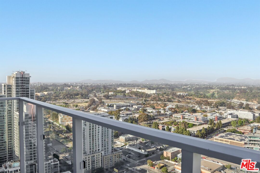 800 Broadway Unit: PH 2