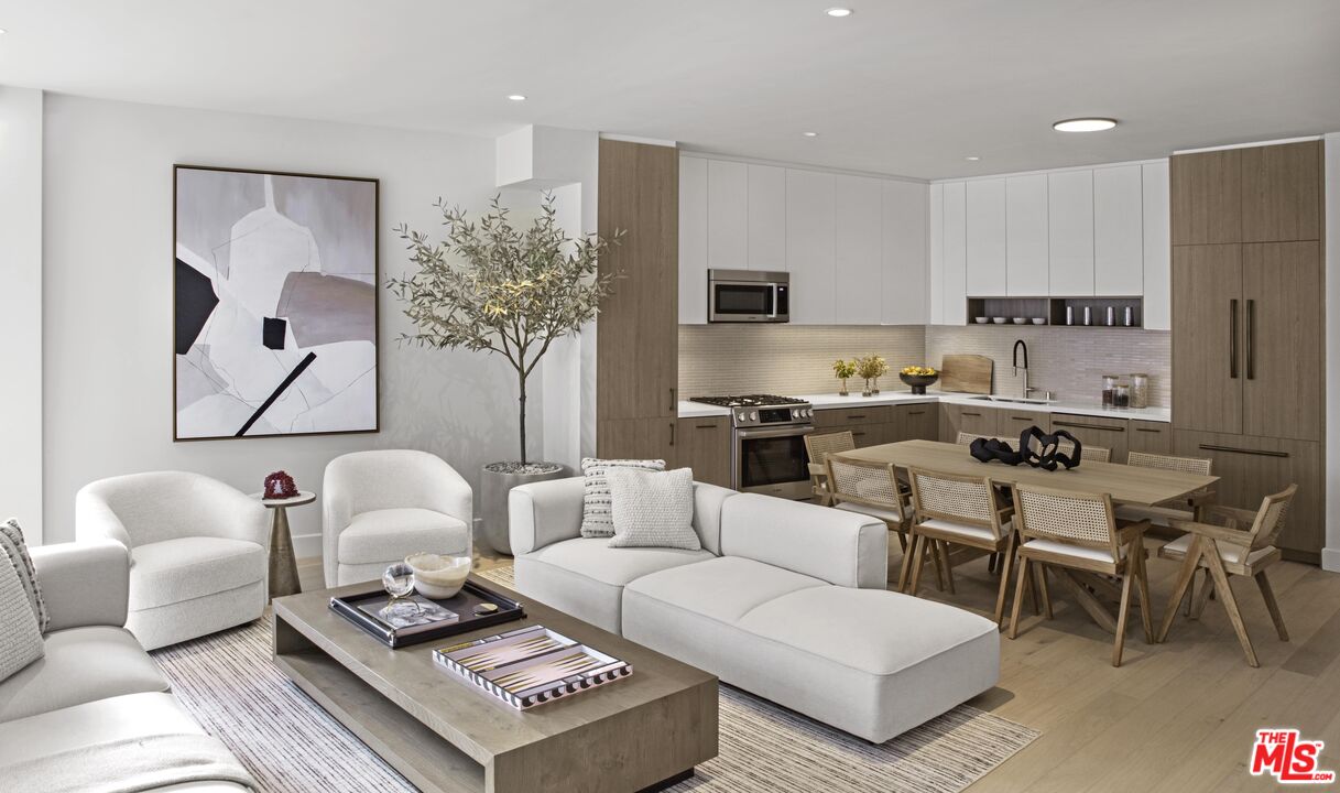 9001 Santa Monica Blvd Unit: 202