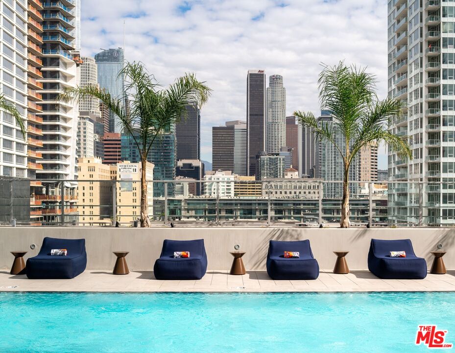 1201 S Hope St Unit: PH 1