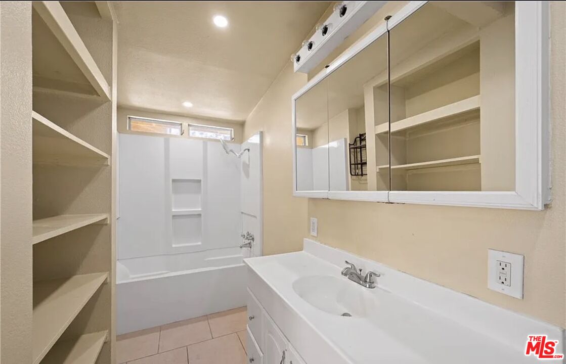 1433 N El Dorado Ave