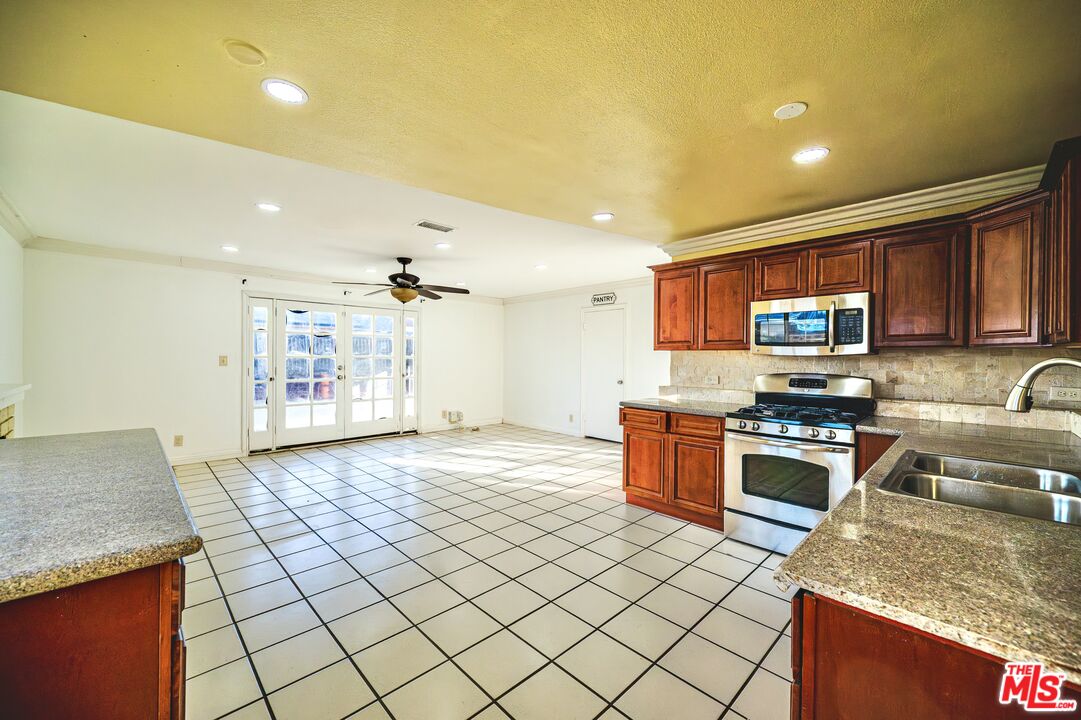 1433 N El Dorado Ave