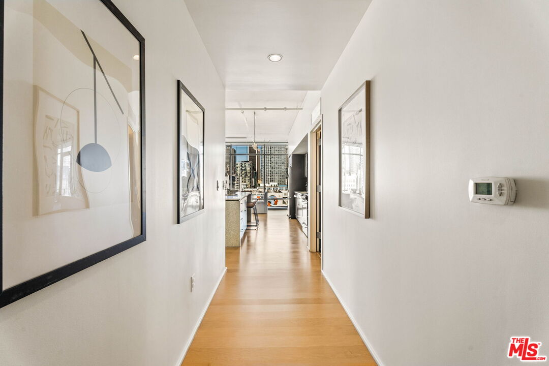 1100 S Hope St Unit: 1116