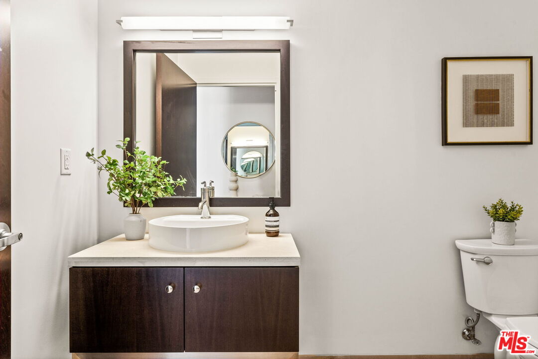 1100 S Hope St Unit: 1116