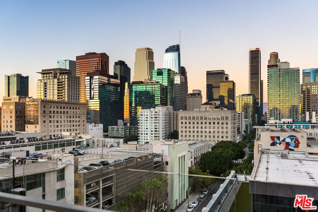 1100 S Hope St Unit: 1116