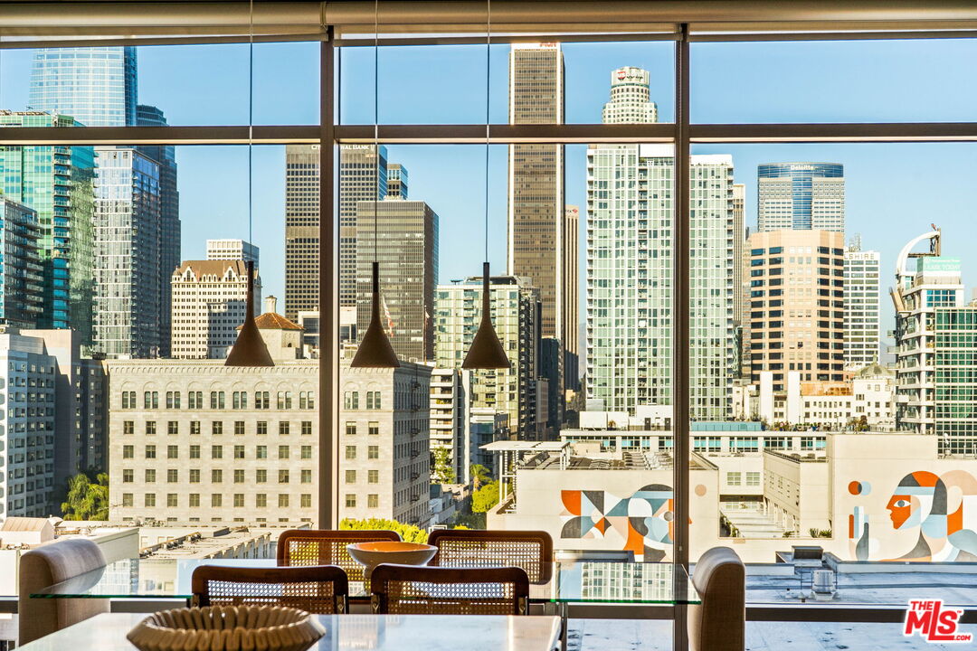 1100 S Hope St Unit: 1116