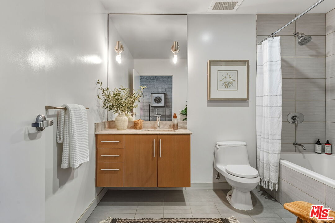 530 S Hewitt St Unit: 539