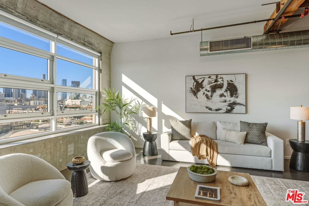 530 S Hewitt St Unit: 539