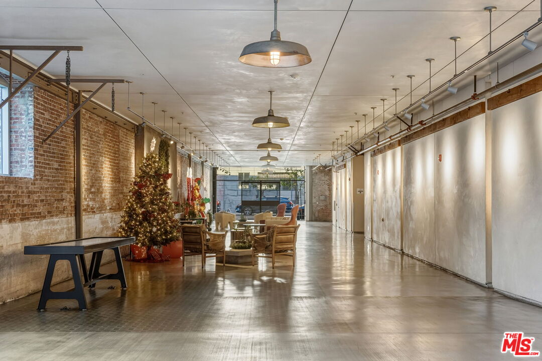 530 S Hewitt St Unit: 539