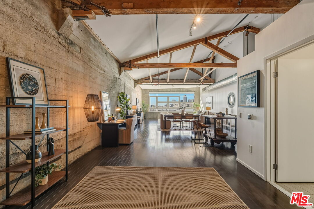 530 S Hewitt St Unit: 539