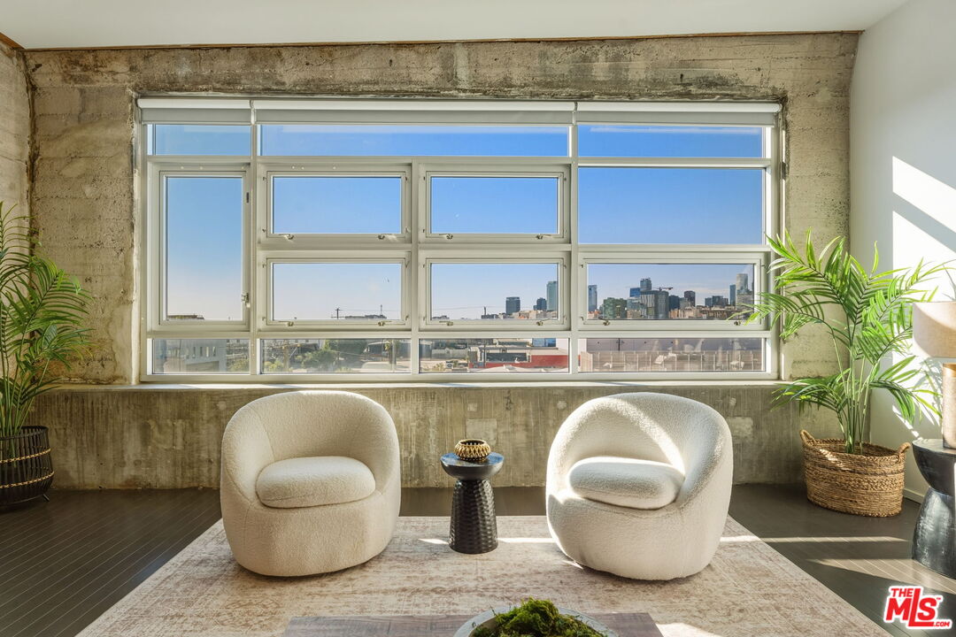 530 S Hewitt St Unit: 539