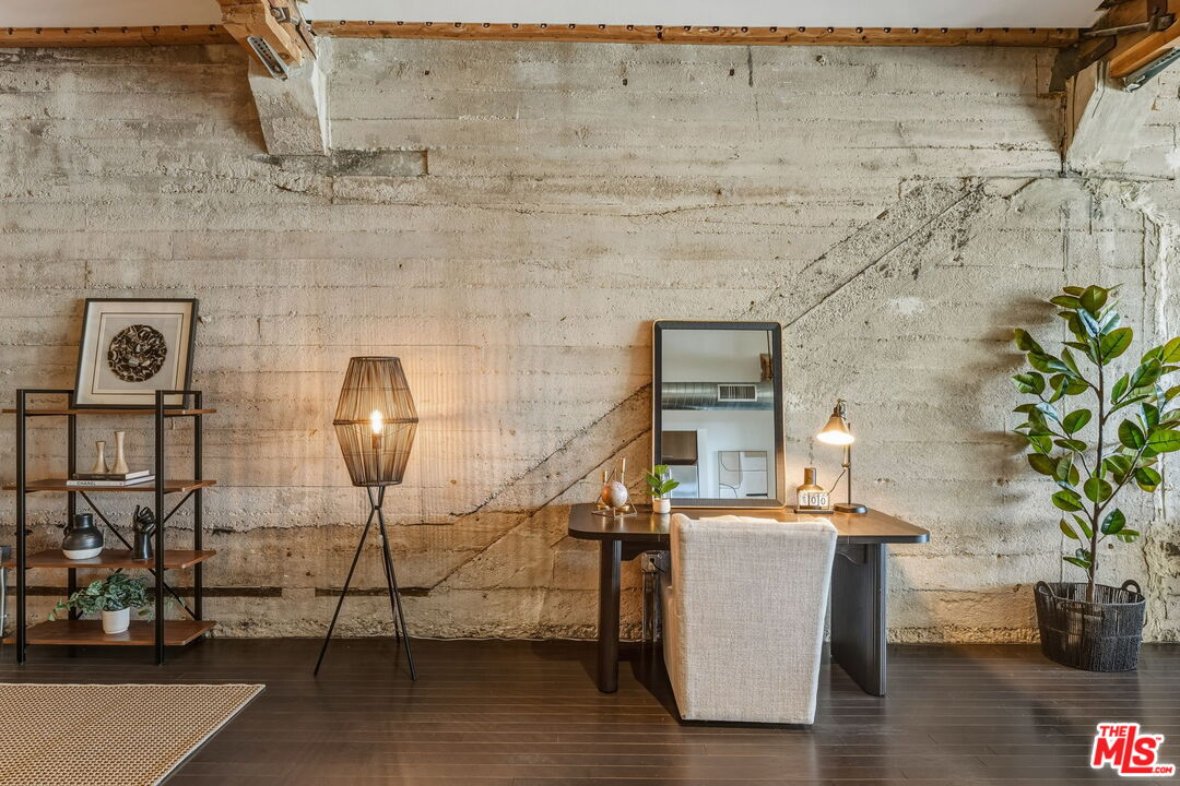 530 S Hewitt St Unit: 539