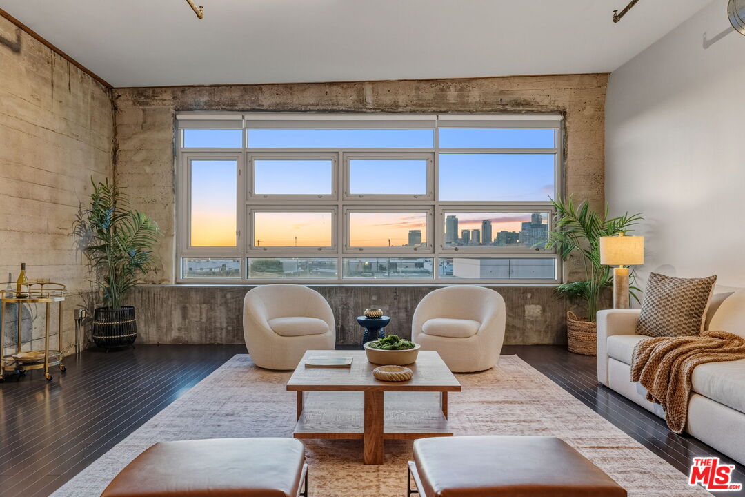 530 S Hewitt St Unit: 539