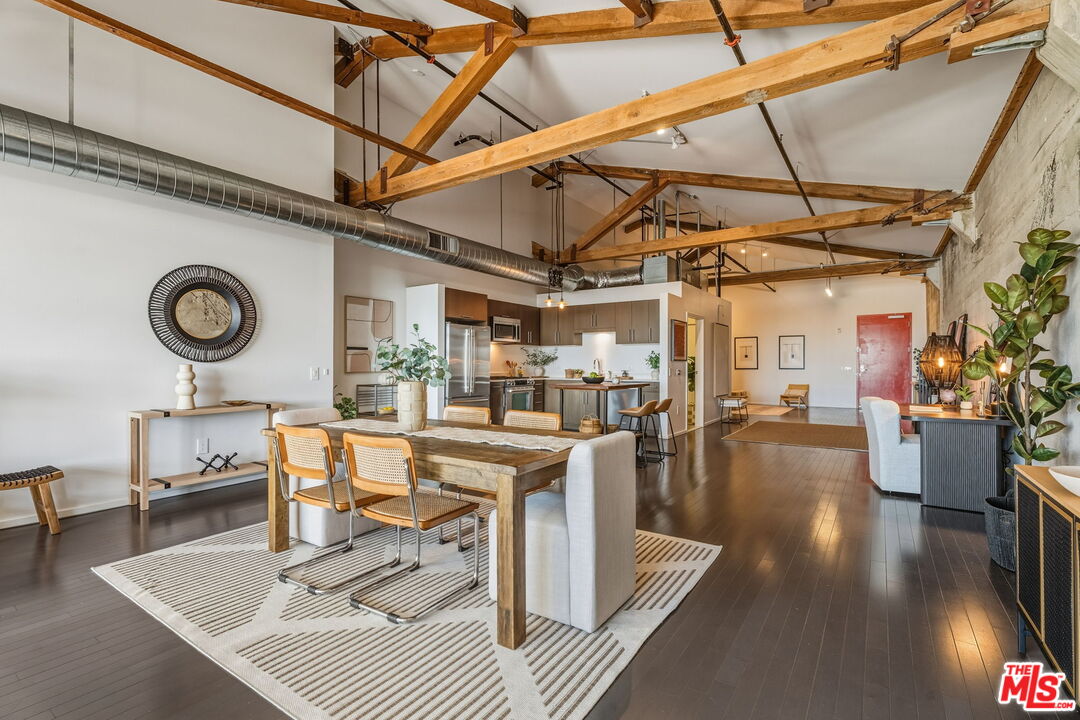 530 S Hewitt St Unit: 539