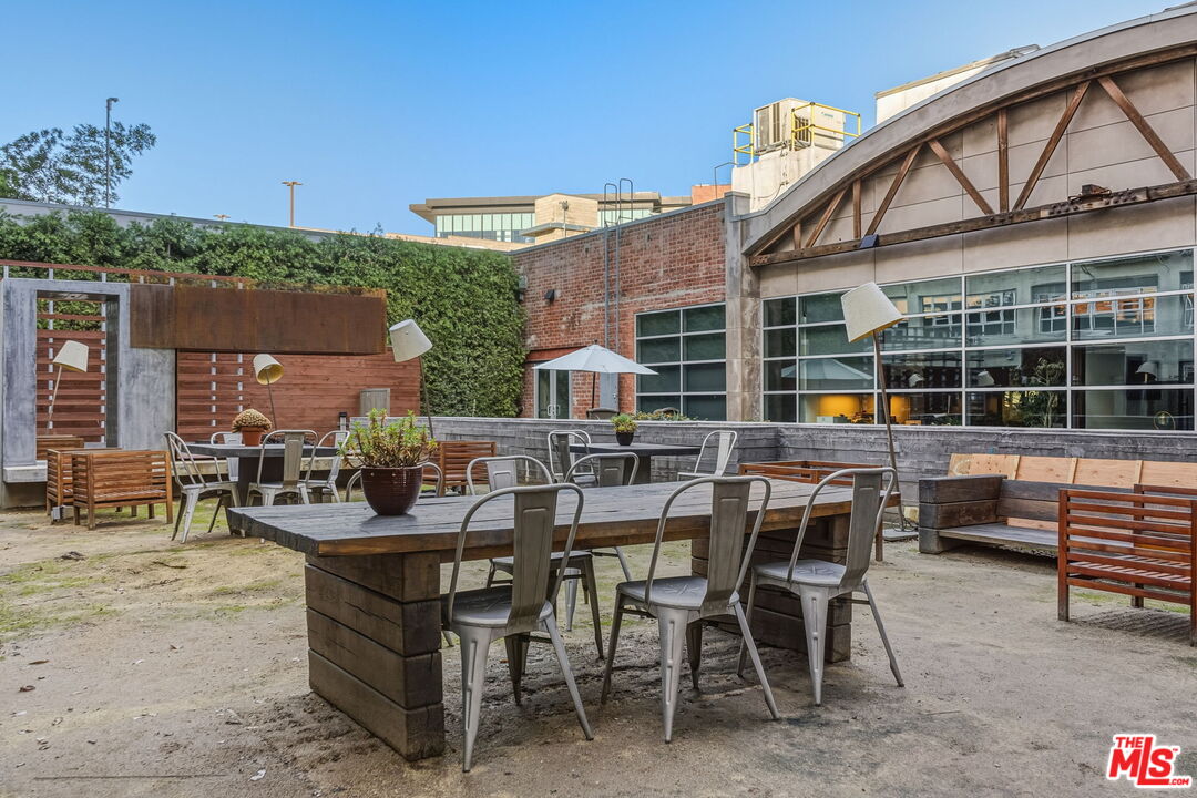 530 S Hewitt St Unit: 539