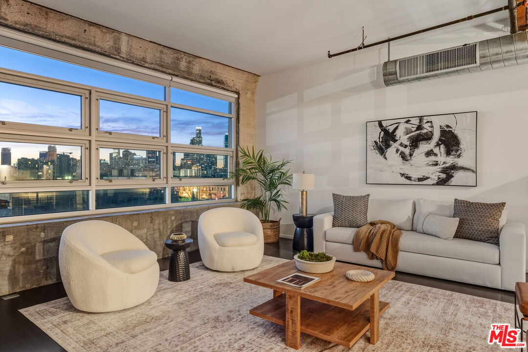 530 S Hewitt St Unit: 539