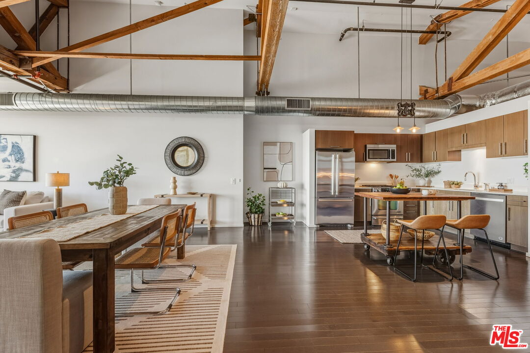 530 S Hewitt St Unit: 539