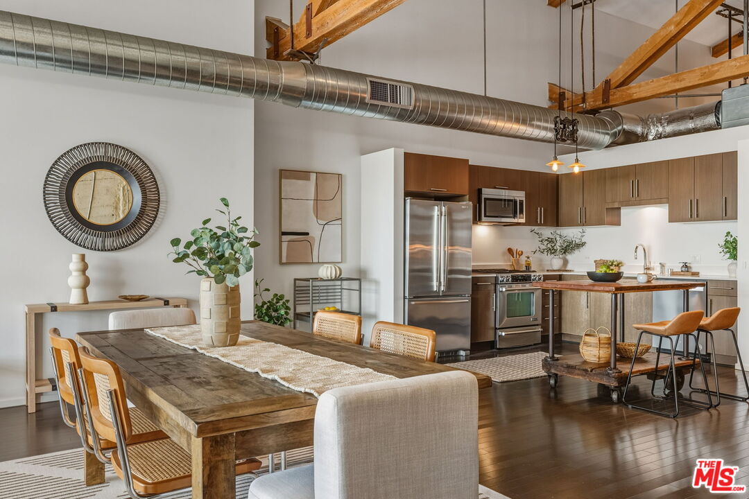 530 S Hewitt St Unit: 539