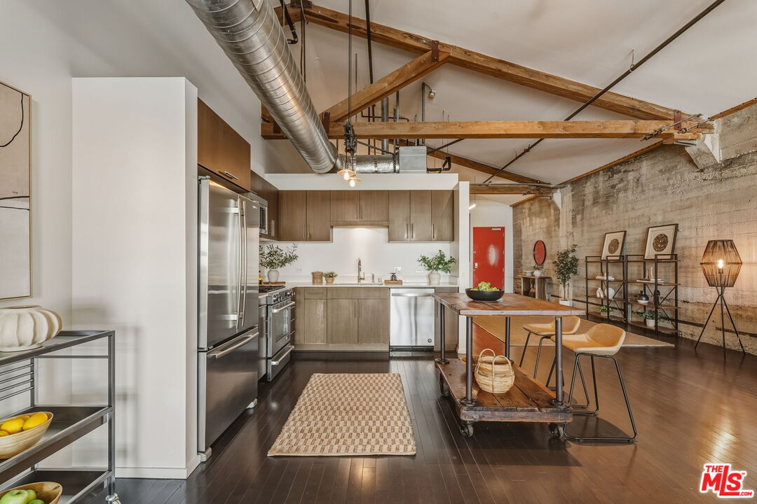 530 S Hewitt St Unit: 539