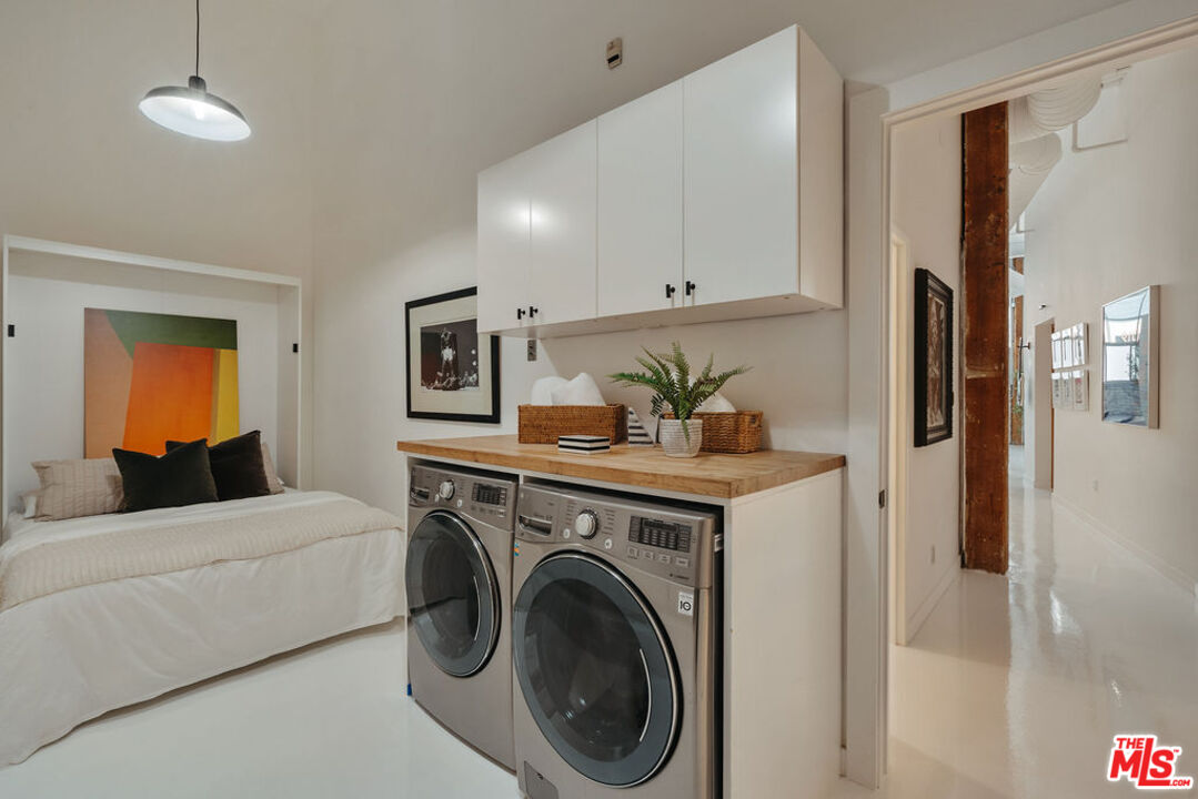 500 Molino St Unit: 101