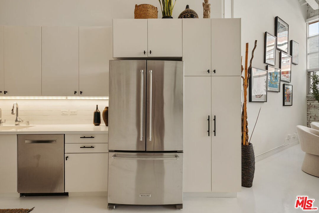 500 Molino St Unit: 101