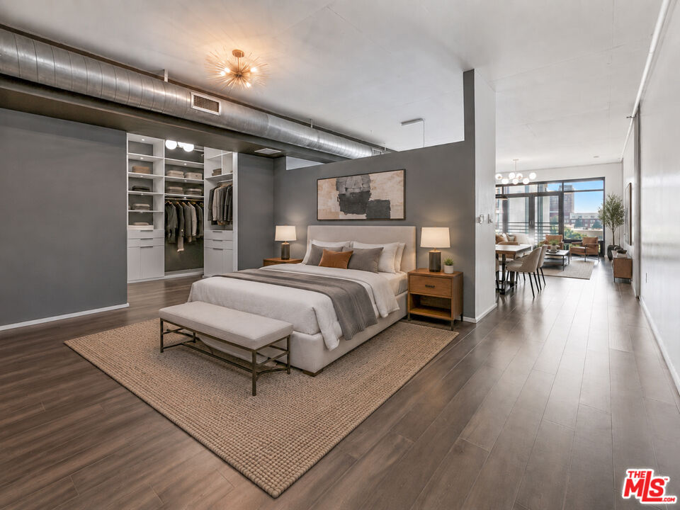 1111 S Grand Ave Unit: 716
