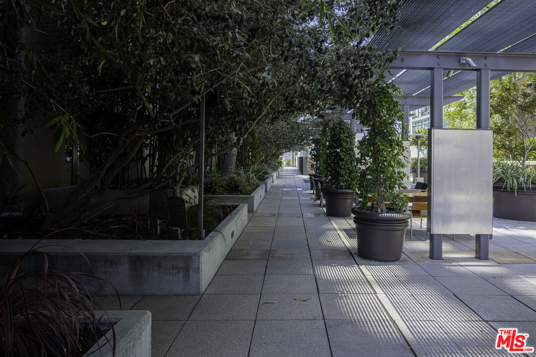 1111 S Grand Ave Unit: 716