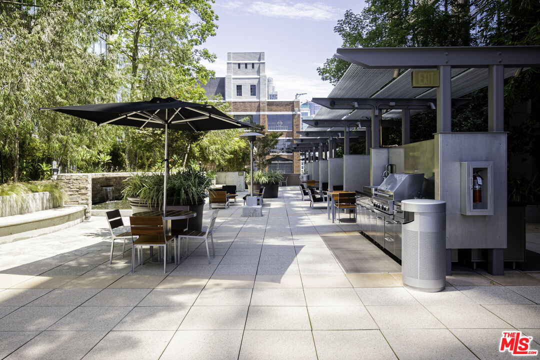 1111 S Grand Ave Unit: 716