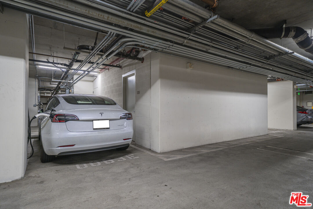 1111 S Grand Ave Unit: 716