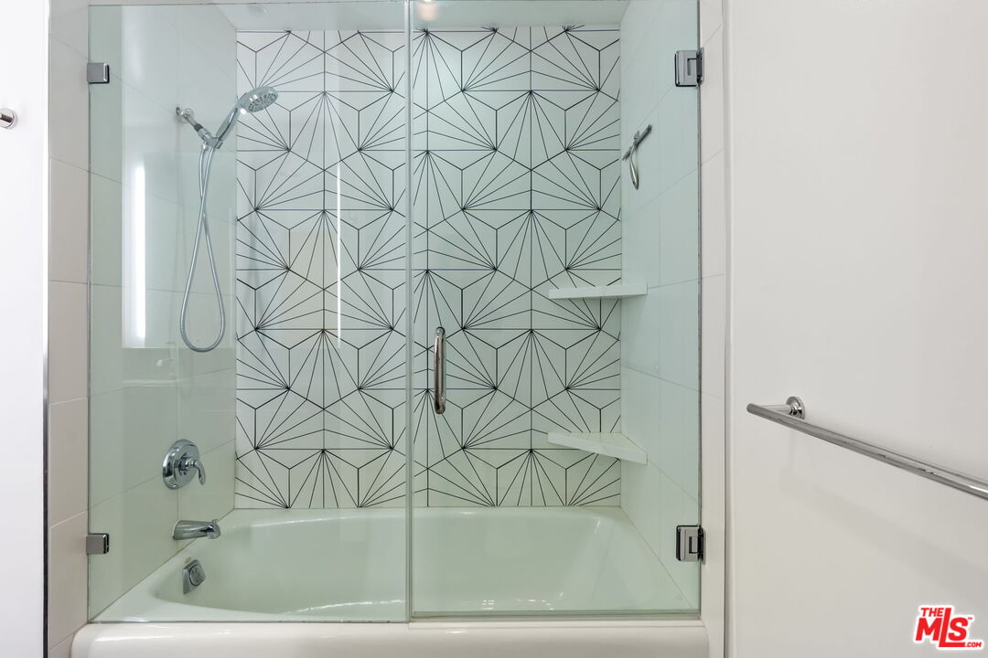 1111 S Grand Ave Unit: 716