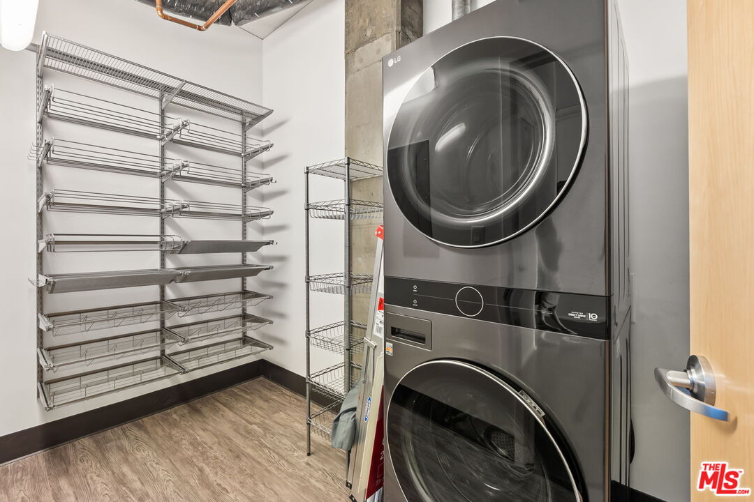 1111 S Grand Ave Unit: 716