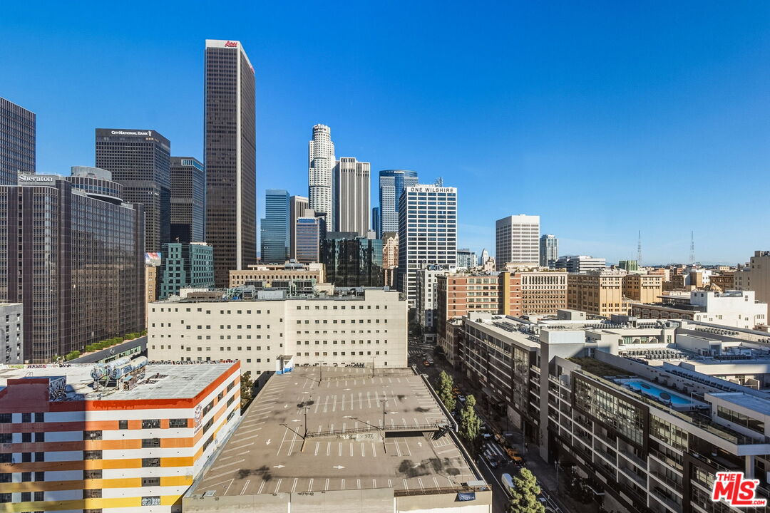 801 S Grand Ave Unit: 1306