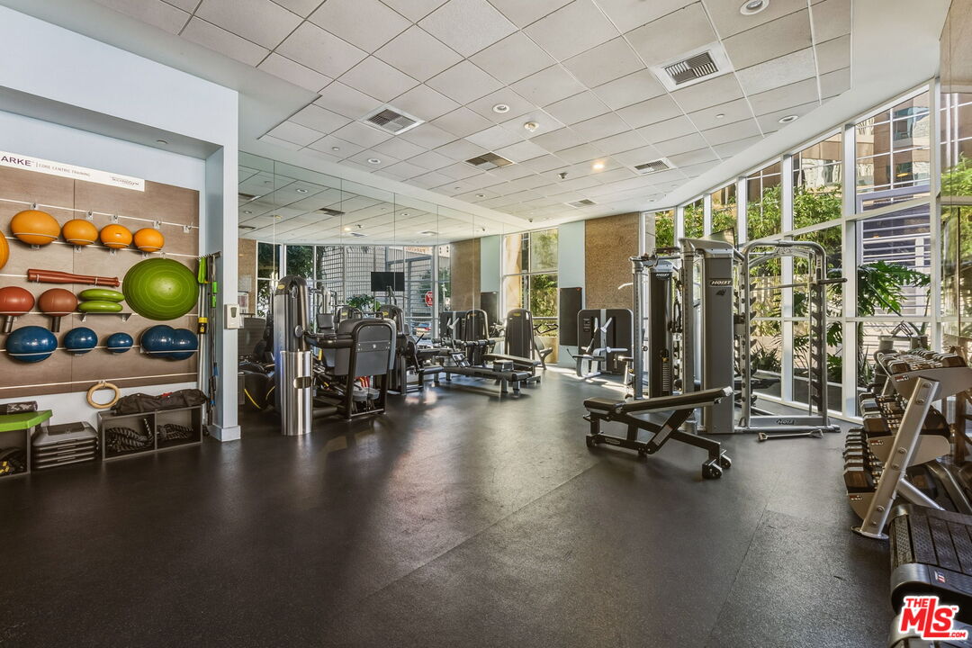 801 S Grand Ave Unit: 1306