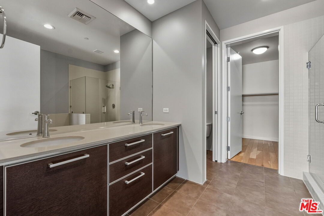 801 S Grand Ave Unit: 1306