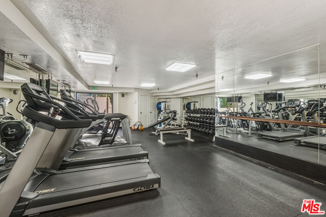 121 S Hope St Unit: 334