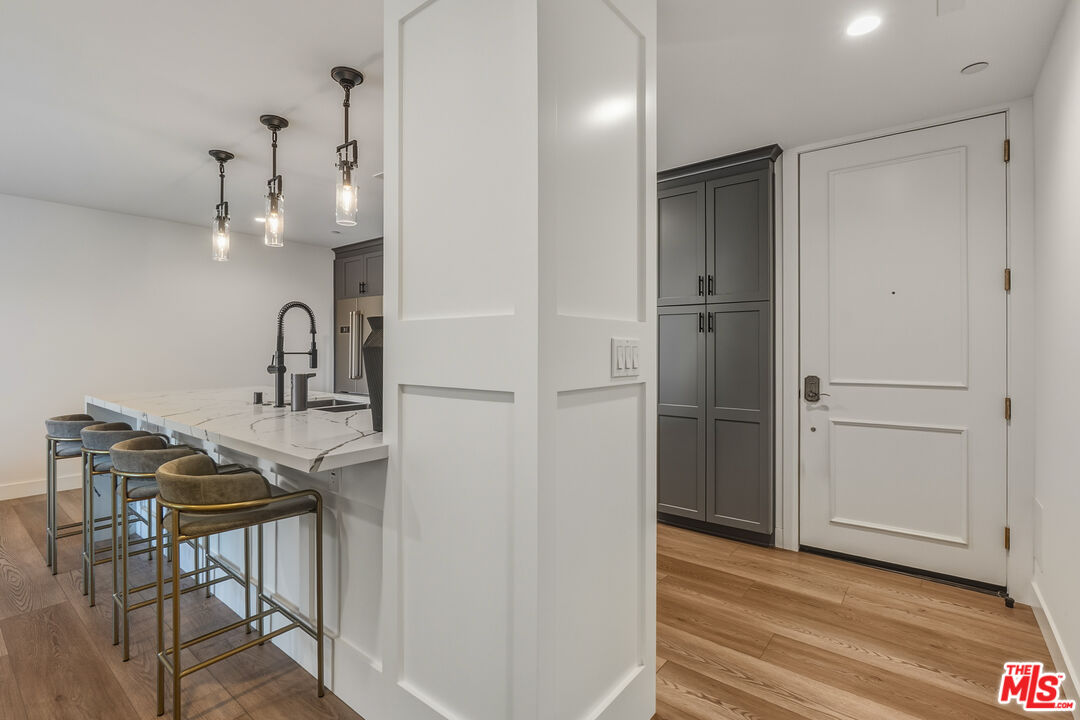 121 S Hope St Unit: 334