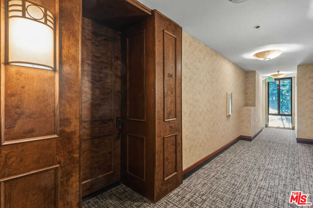 121 S Hope St Unit: 334