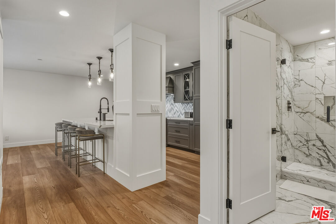 121 S Hope St Unit: 334