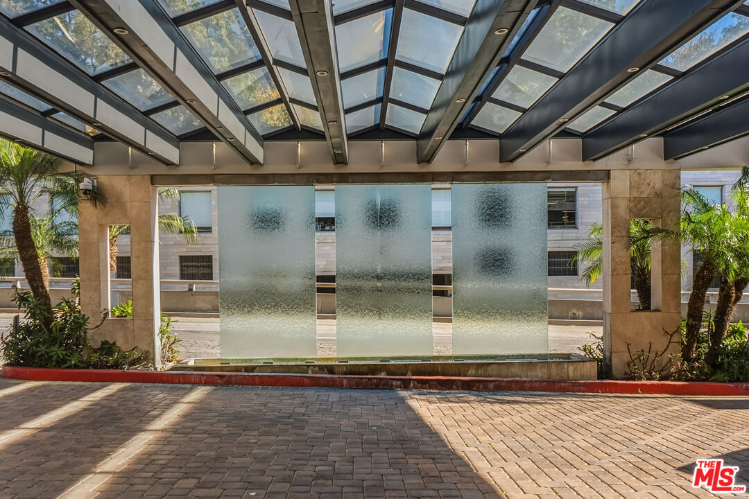 121 S Hope St Unit: 334