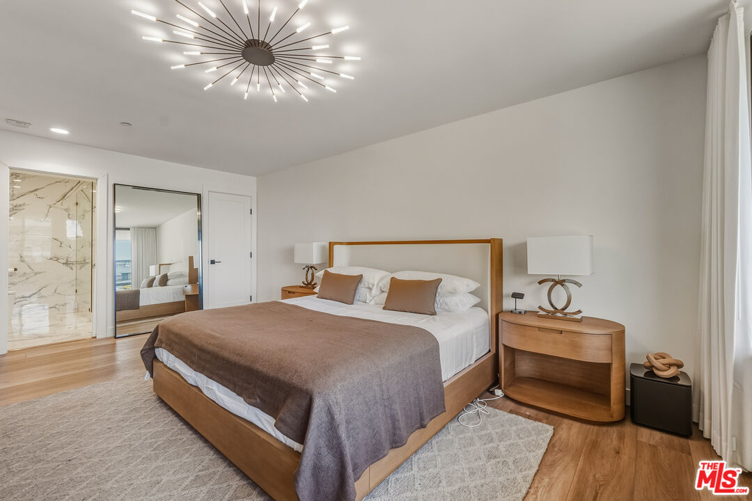 121 S Hope St Unit: 334