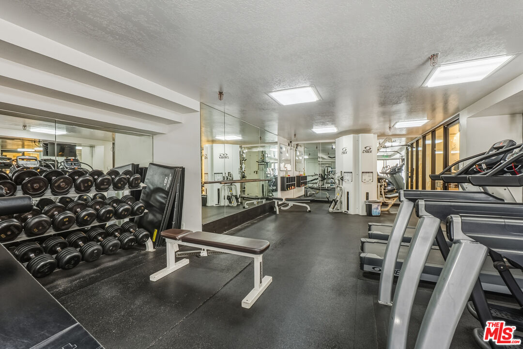 121 S Hope St Unit: 334