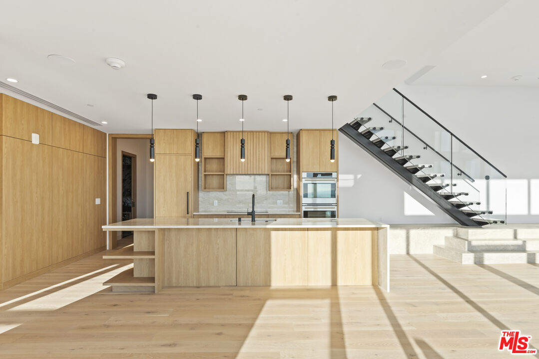 230 W Olympic Blvd Unit: PH 1