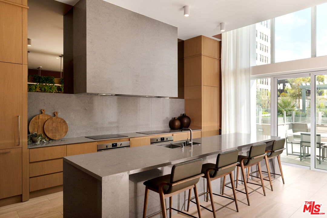 230 W Olympic Blvd Unit: PH 1