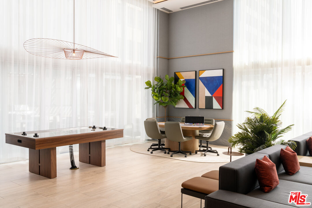 230 W Olympic Blvd Unit: PH 1