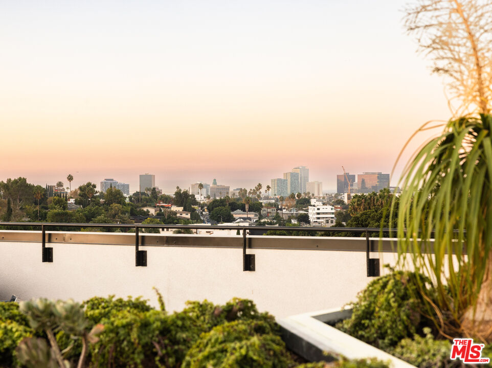 3004 W Sunset Blvd Unit: 519