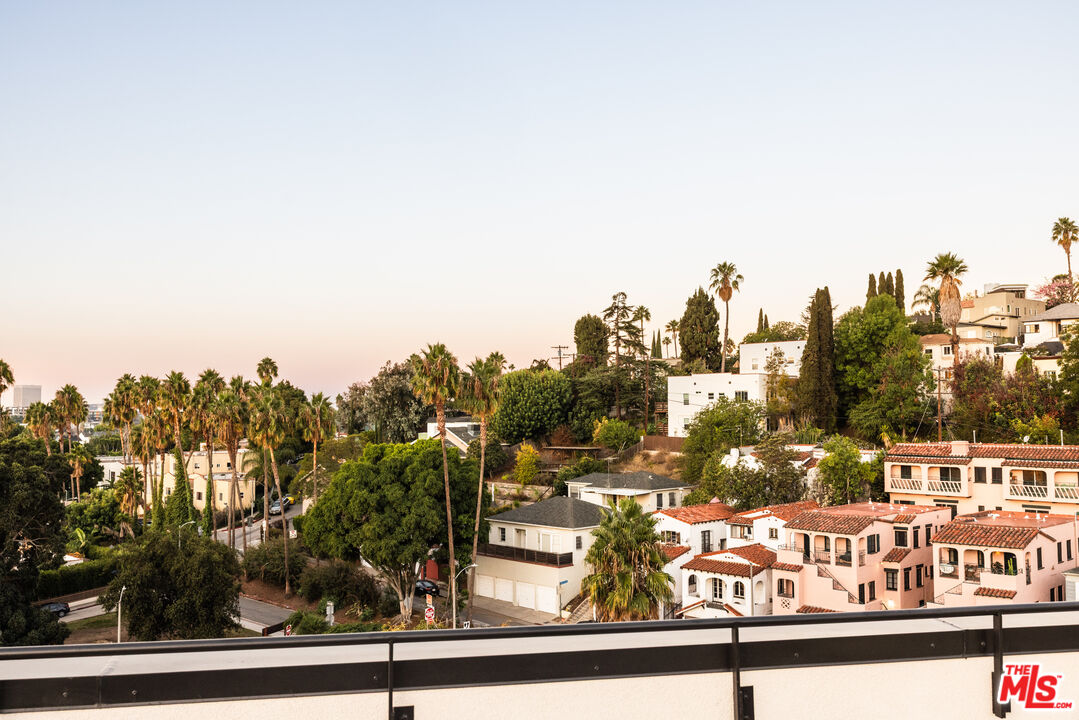 3004 W Sunset Blvd Unit: 519