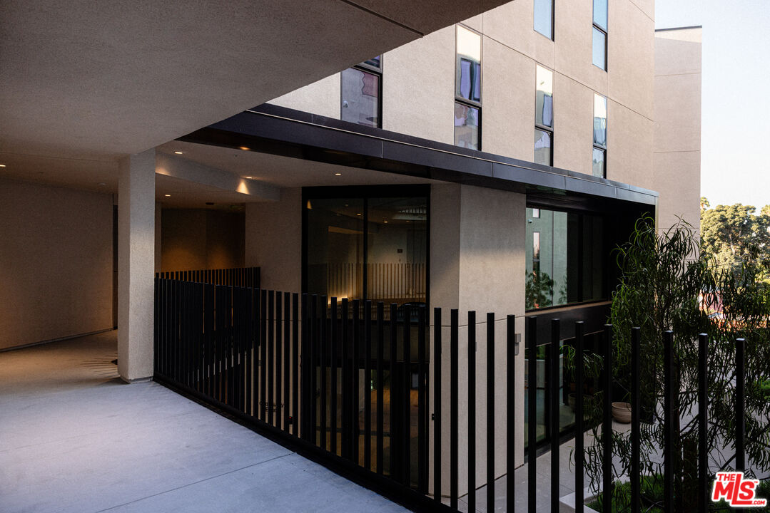 3004 W Sunset Blvd Unit: 519