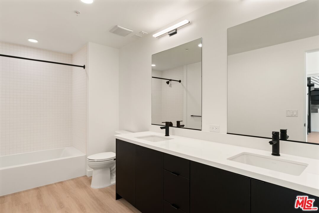 3004 W Sunset Blvd Unit: 519