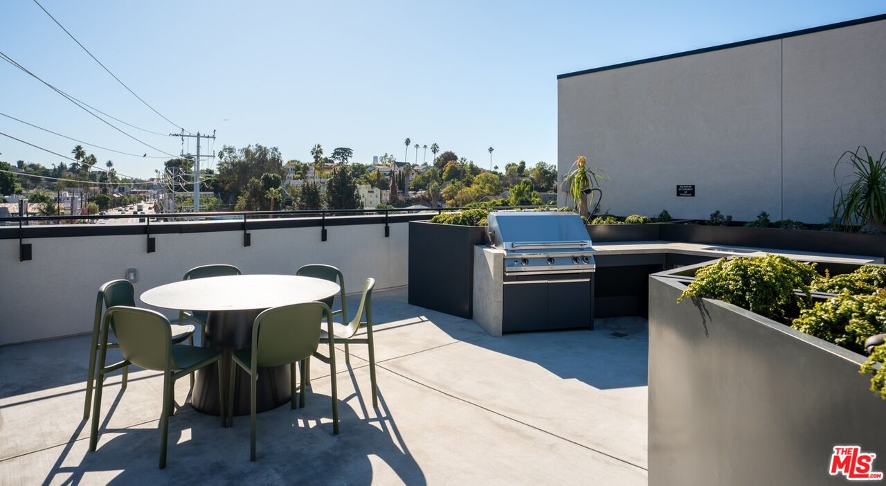 3004 W Sunset Blvd Unit: 519