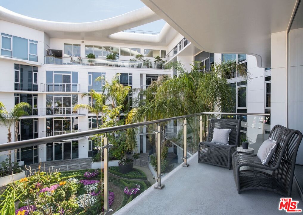 8500 Burton Way Unit: 619